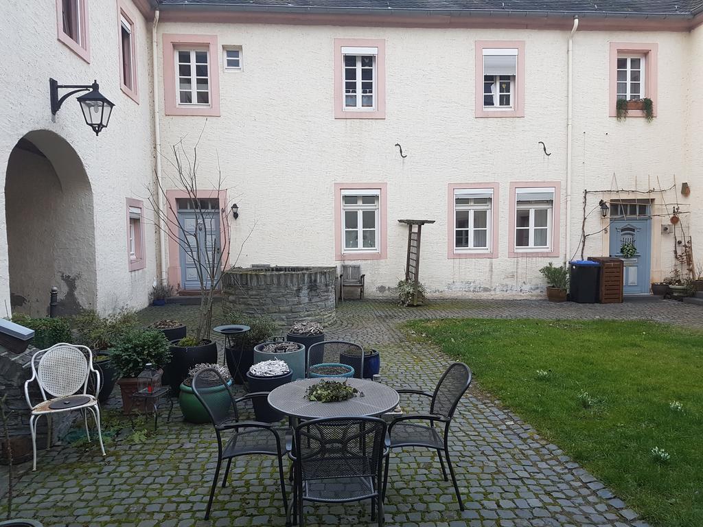 Weingut-Klosterhof Brauneberg Exterior photo